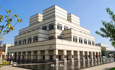 谁为中国工商管理教育插上智慧的翅膀？