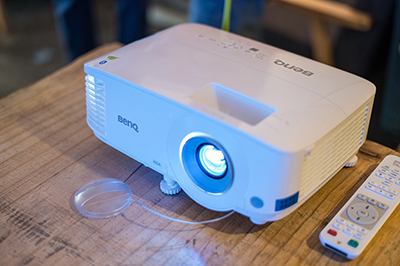 明基4000流明商务投影机助力职场顺畅沟通