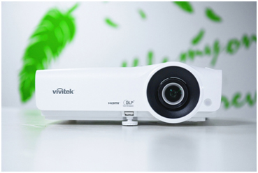 全家一起看大片 Vivitek(丽讯)H658F投影开启国庆大屏之旅