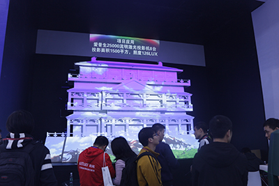 科迈高流明激光投影灯光秀燃爆广州灯光音响展