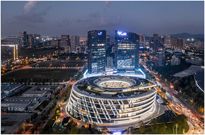 联建光电700㎡创意屏闪耀太平鸟集团总部