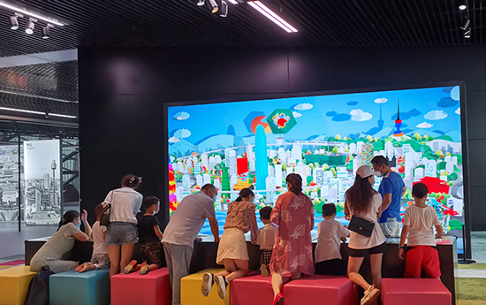 大型LED显示屏在景点和娱乐场所的优势