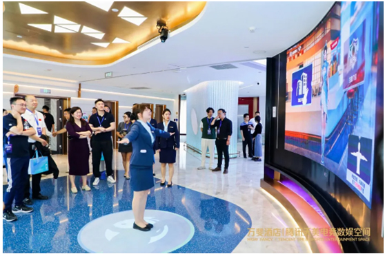 全球首家王者荣耀IP电竞酒店来了，洲明光显助力打造数字文娱“潮”空间
